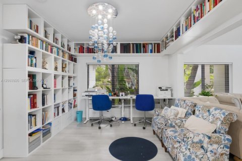 Villa ou maison à vendre à Coral Gables, Floride: 4 chambres, 198.16 m2 № 2069370 - photo 26