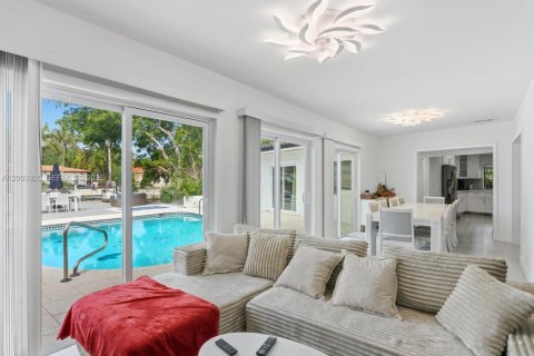 Villa ou maison à vendre à Coral Gables, Floride: 4 chambres, 198.16 m2 № 2069370 - photo 16