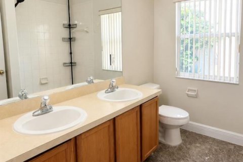 House in Orlando, Florida 3 bedrooms, 173.54 sq.m. № 2180233 - photo 19