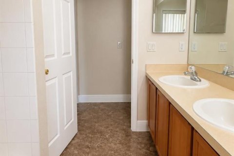 House in Orlando, Florida 3 bedrooms, 173.54 sq.m. № 2180233 - photo 21