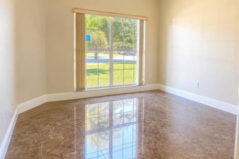 House in Orlando, Florida 3 bedrooms, 173.54 sq.m. № 2180233 - photo 17
