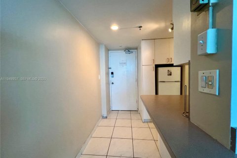Copropriété à louer à Miami Beach, Floride: 35.3 m2 № 2007577 - photo 10