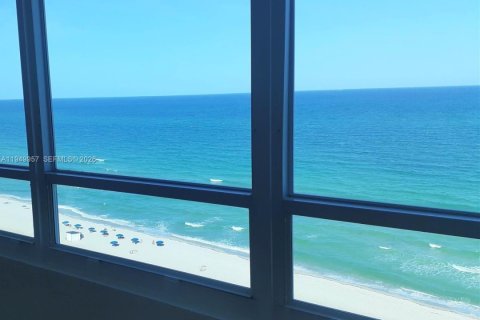 Studio à Condo à Miami Beach, Floride  № 2007577