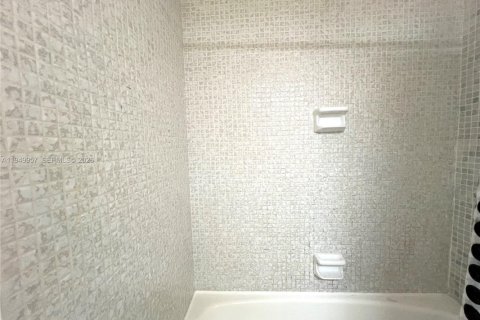 Copropriété à louer à Miami Beach, Floride: 35.3 m2 № 2007577 - photo 18