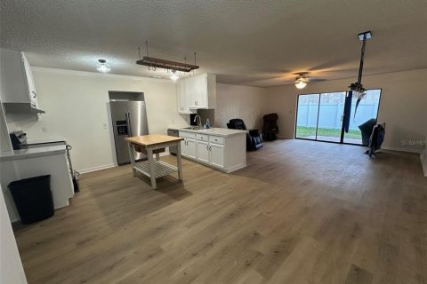Villa ou maison à louer à Brooksville, Floride: 3 chambres, 132.66 m2 № 2091932 - photo 2