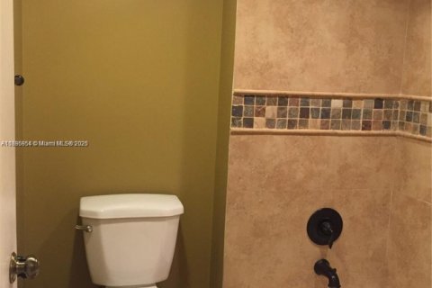 Condominio en alquiler en Weston, Florida, 2 dormitorios, 113.34 m2 № 1949935 - foto 17