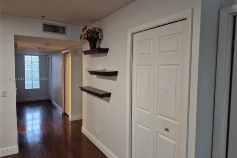 Condominio en alquiler en Weston, Florida, 2 dormitorios, 113.34 m2 № 1949935 - foto 12