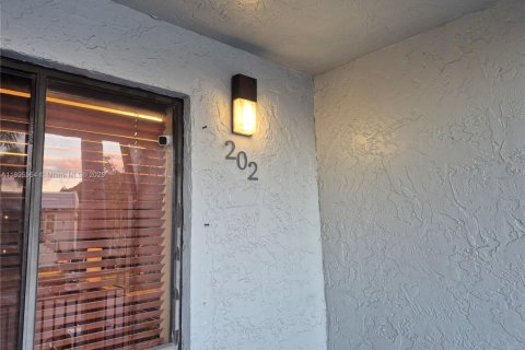 Condominio en alquiler en Weston, Florida, 2 dormitorios, 113.34 m2 № 1949935 - foto 3