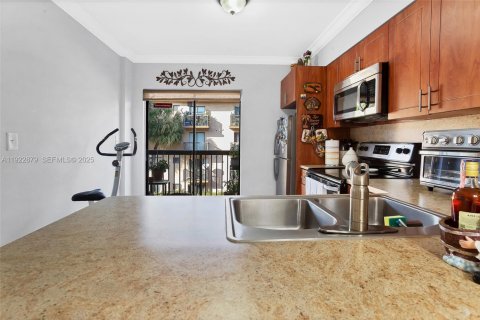 Condominio en venta en Hialeah, Florida, 2 dormitorios, 75.44 m2 № 1982865 - foto 12