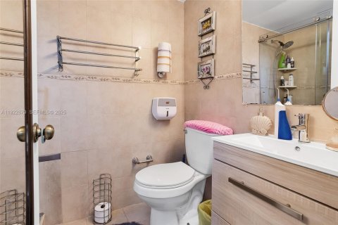 Condominio en venta en Hialeah, Florida, 2 dormitorios, 75.44 m2 № 1982865 - foto 19