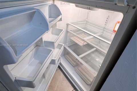 Снять в аренду таунхаус в Мирамар, Флорида 3 спальни, 96.62м2, № 1983086 - фото 13