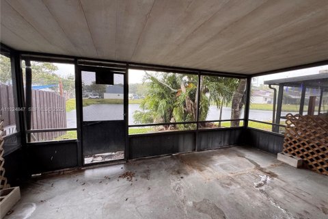 Снять в аренду таунхаус в Мирамар, Флорида 3 спальни, 96.62м2, № 1983086 - фото 12