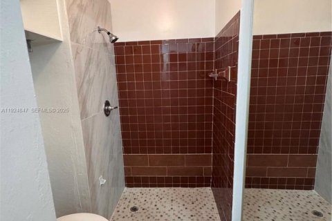 Снять в аренду таунхаус в Мирамар, Флорида 3 спальни, 96.62м2, № 1983086 - фото 6