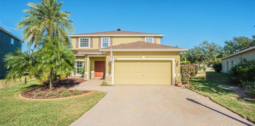 House in Land O' Lakes, Florida 5 bedrooms, 298.03 sq.m. № 1520248