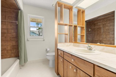 House in Ormond Beach, Florida 3 bedrooms, 168.15 sq.m. № 1818840 - photo 24