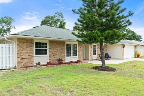 House in Ormond Beach, Florida 3 bedrooms, 168.15 sq.m. № 1818840 - photo 3