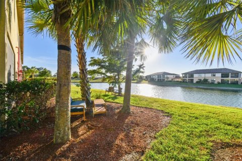 Townhouse in Venice, Florida 3 bedrooms, 181.07 sq.m. № 2092042 - photo 2