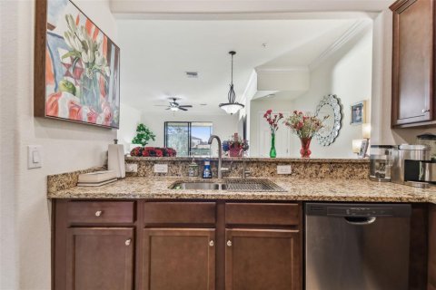 Townhouse in Venice, Florida 3 bedrooms, 181.07 sq.m. № 2092042 - photo 10