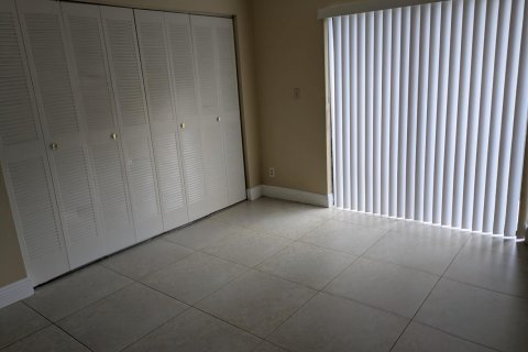 Apartment in Sunrise, Florida 3 bedrooms, 98.29 sq.m. № 2088005 - photo 2