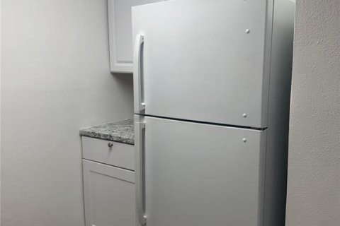 Снять в аренду кондоминиум в Орландо, Флорида 4 спальни, 109.44м2, № 2150570 - фото 12