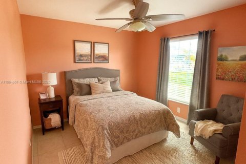 Casa en venta en Cape Coral, Florida, 3 dormitorios № 2021075 - foto 5