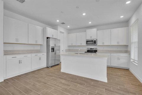 House in Palm Bay, Florida 4 bedrooms, 244.15 sq.m. № 1786065 - photo 19