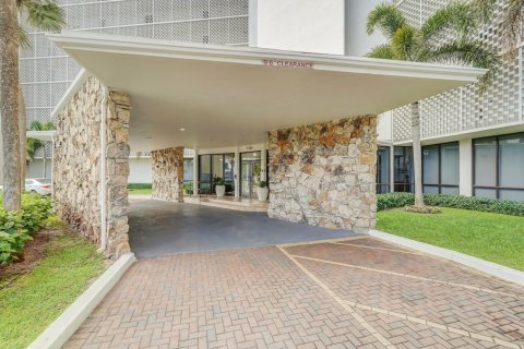 Copropriété à louer à North Palm Beach, Floride: 2 chambres, 106.19 m2 № 1230315 - photo 1