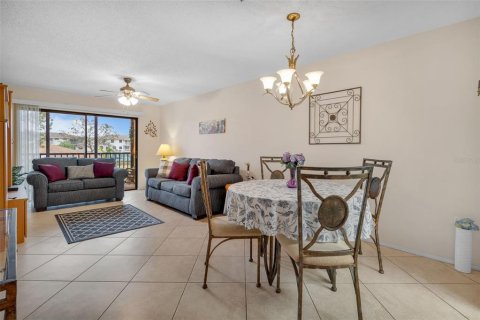 Copropriété à vendre à Saint Petersburg, Floride: 2 chambres, 98.94 m2 № 1558925 - photo 6