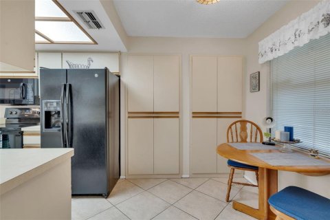 Copropriété à vendre à Saint Petersburg, Floride: 2 chambres, 98.94 m2 № 1558925 - photo 10