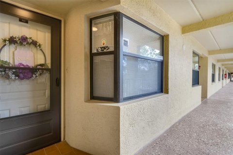 Copropriété à vendre à Saint Petersburg, Floride: 2 chambres, 98.94 m2 № 1558925 - photo 2