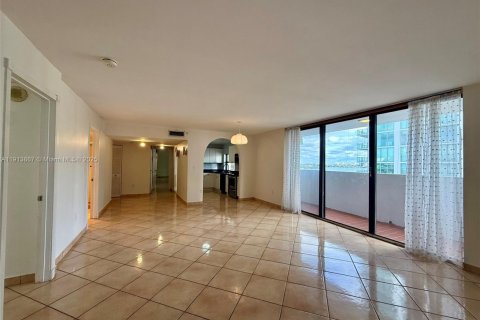 Condominio en alquiler en Miami, Florida, 2 dormitorios, 114.08 m2 № 1968968 - foto 5