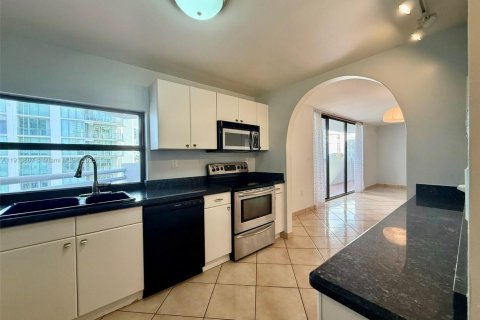 Condominio en alquiler en Miami, Florida, 2 dormitorios, 114.08 m2 № 1968968 - foto 9