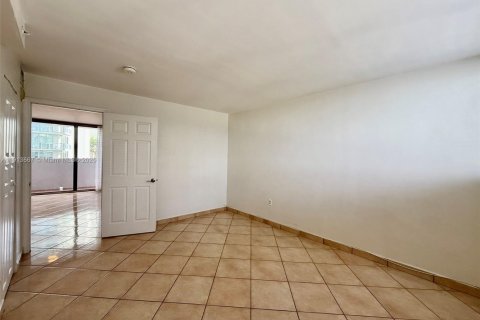 Condominio en alquiler en Miami, Florida, 2 dormitorios, 114.08 m2 № 1968968 - foto 25