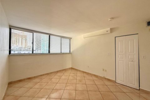 Condominio en alquiler en Miami, Florida, 2 dormitorios, 114.08 m2 № 1968968 - foto 22