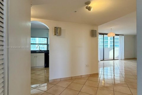 Condominio en alquiler en Miami, Florida, 2 dormitorios, 114.08 m2 № 1968968 - foto 7