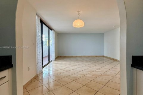Condominio en alquiler en Miami, Florida, 2 dormitorios, 114.08 m2 № 1968968 - foto 12
