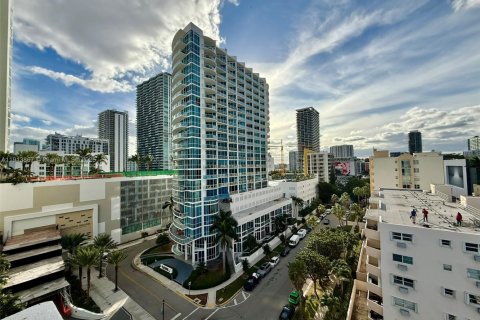 Condominio en alquiler en Miami, Florida, 2 dormitorios, 114.08 m2 № 1968968 - foto 18