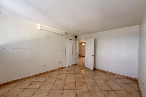 Condominio en alquiler en Miami, Florida, 2 dormitorios, 114.08 m2 № 1968968 - foto 24