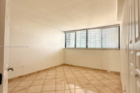 Condominio en alquiler en Miami, Florida, 2 dormitorios, 114.08 m2 № 1968968 - foto 21