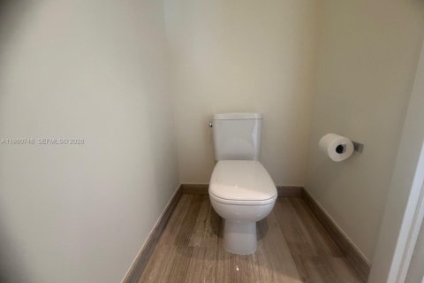 Снять в аренду кондоминиум в Майами, Флорида 3 спальни, 174.47м2, № 2044327 - фото 22