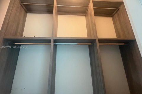 Снять в аренду кондоминиум в Майами, Флорида 3 спальни, 174.47м2, № 2044327 - фото 29