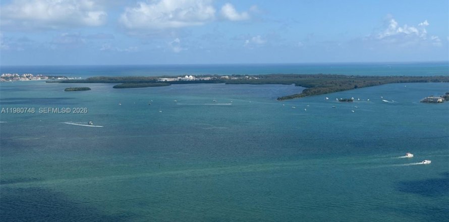 Кондоминиум с 3 спальнями в Майами, Флорида № 2044327