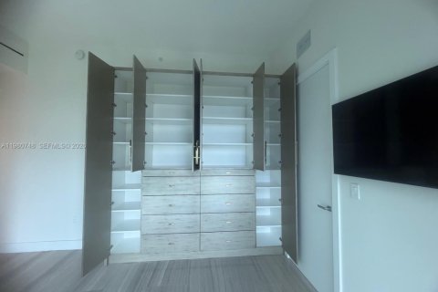 Снять в аренду кондоминиум в Майами, Флорида 3 спальни, 174.47м2, № 2044327 - фото 27