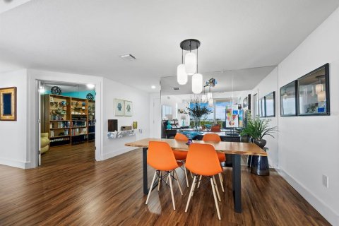 Copropriété à vendre à Sarasota, Floride: 2 chambres, 157.93 m2 № 1518155 - photo 21