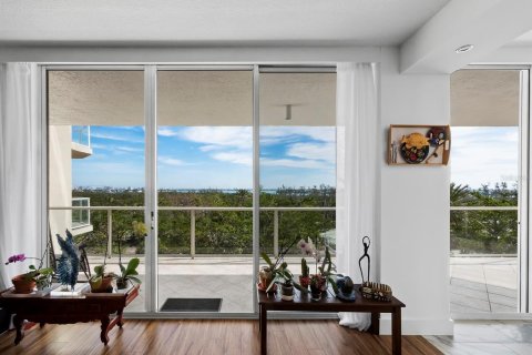 Condo in Sarasota, Florida, 2 bedrooms  № 1518155 - photo 14