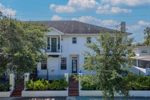Condominio en venta en Tampa, Florida, 2 dormitorios, 145.39 m2 № 1834870 - foto 1
