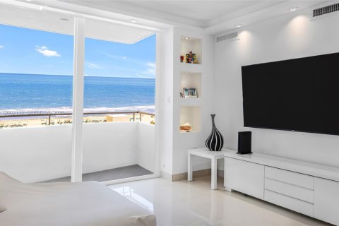 Condo in Miami Beach, Florida, 2 bedrooms  № 2068343 - photo 4