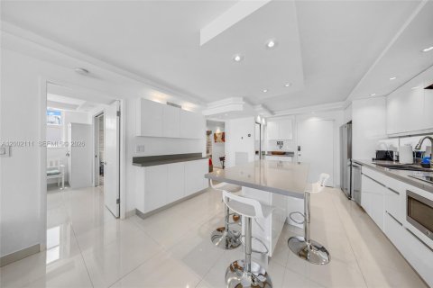 Condo in Miami Beach, Florida, 2 bedrooms  № 2068343 - photo 7