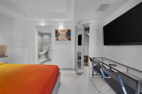 Condo in Miami Beach, Florida, 2 bedrooms  № 2068343 - photo 29