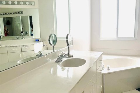 Снять в аренду виллу или дом в Плантация, Флорида 3 спальни, 212.37м2, № 2005895 - фото 9